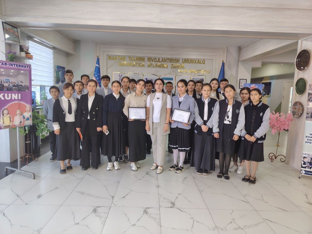 Sariosiyoda ‘Tengdosh-tengdoshga’ loyihasi doirasida tajriba almashuv uchrashuvi o‘tkazildi